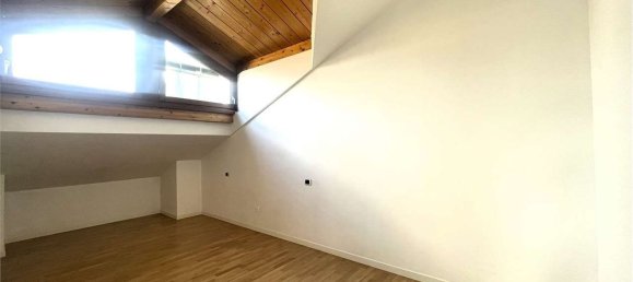 2 Schlafzimmer Penthouse in Meda, Italy, Nr. 361148 7