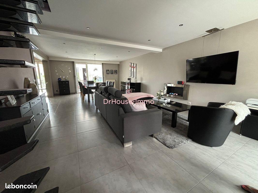 4 Schlafzimmer Haus in Villeneuve-d'Ascq, France, Nr. 53938