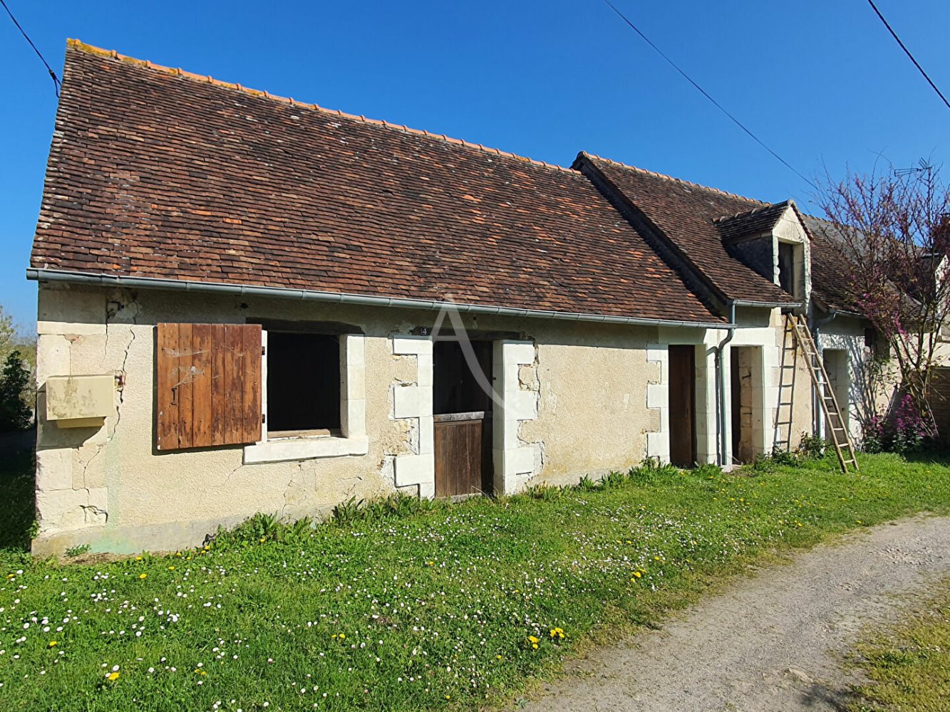 4 rooms House in Indre, France No. 160793