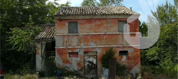 8-Zimmer Haus in Agugliano, Italy, Nr. 87452 7