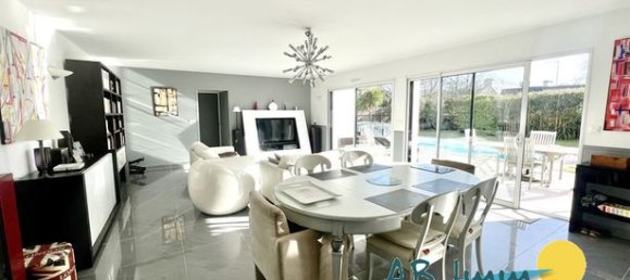 5 bedrooms House in Ploemeur, France No. 315482 3