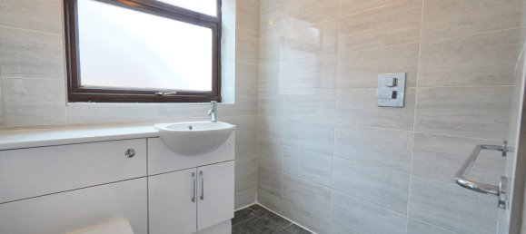 3 bedrooms House in Warrington, United Kingdom No. 2194 16