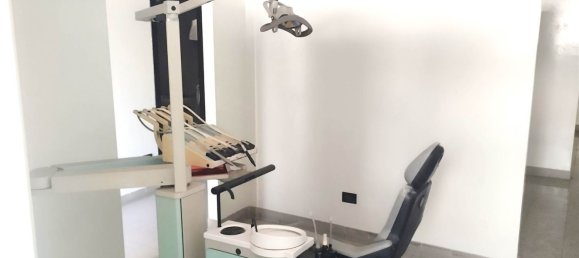 82m² Office in Melzo, Italy No. 359005 9