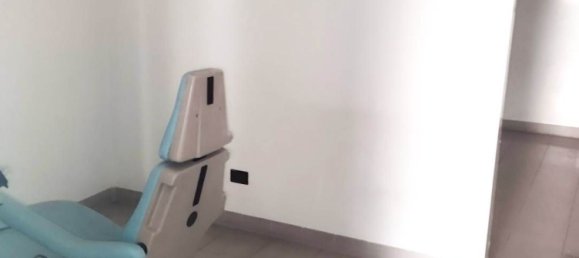 82m² Office in Melzo, Italy No. 359005 11