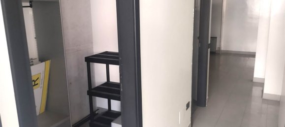 82m² Office in Melzo, Italy No. 359005 18