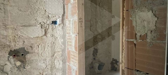 Квартира с 4 комнатами в Бари, Италия № 29152 14