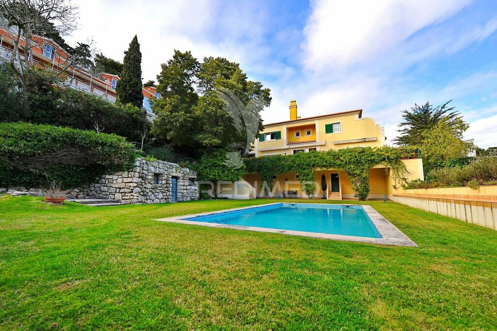 2 bedrooms House in Cascais, Portugal No. 170740