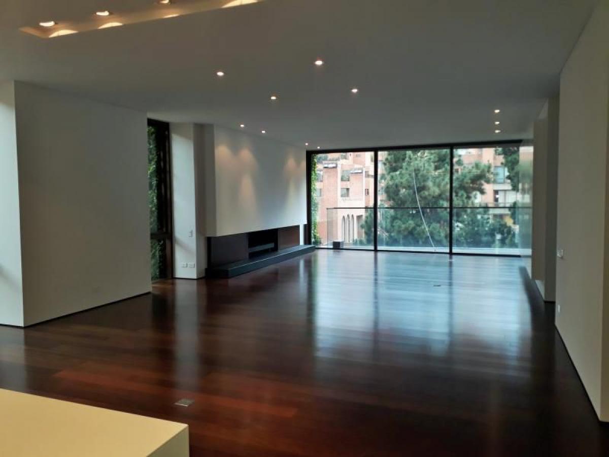 3 bedrooms House in Bogota, Colombia No. 9819