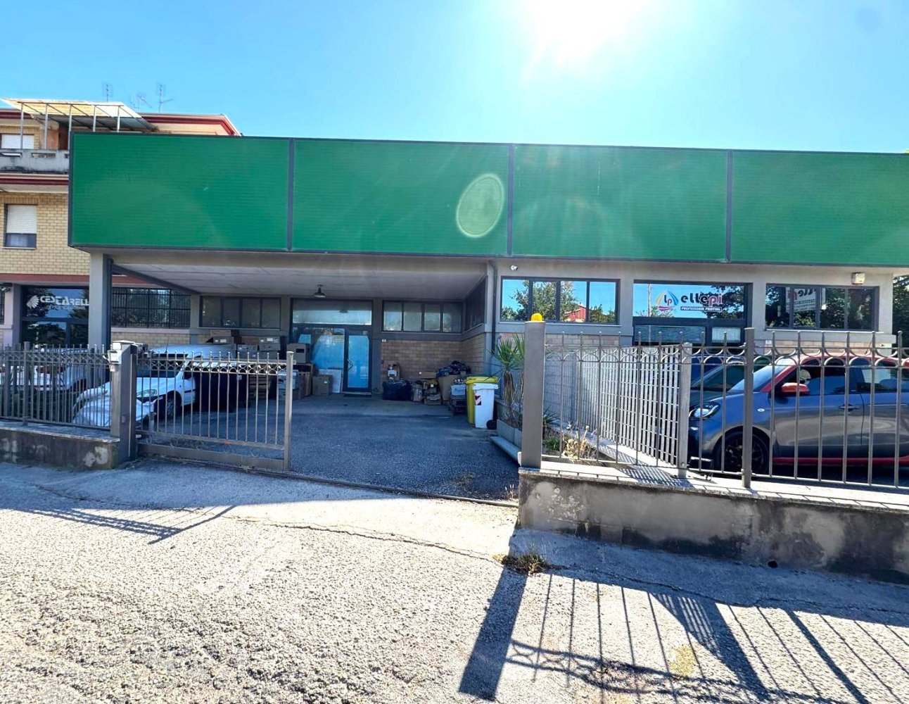 Propiedad comercial de 2 habitaciónes en Porto San Giorgio, Italy No. 84647