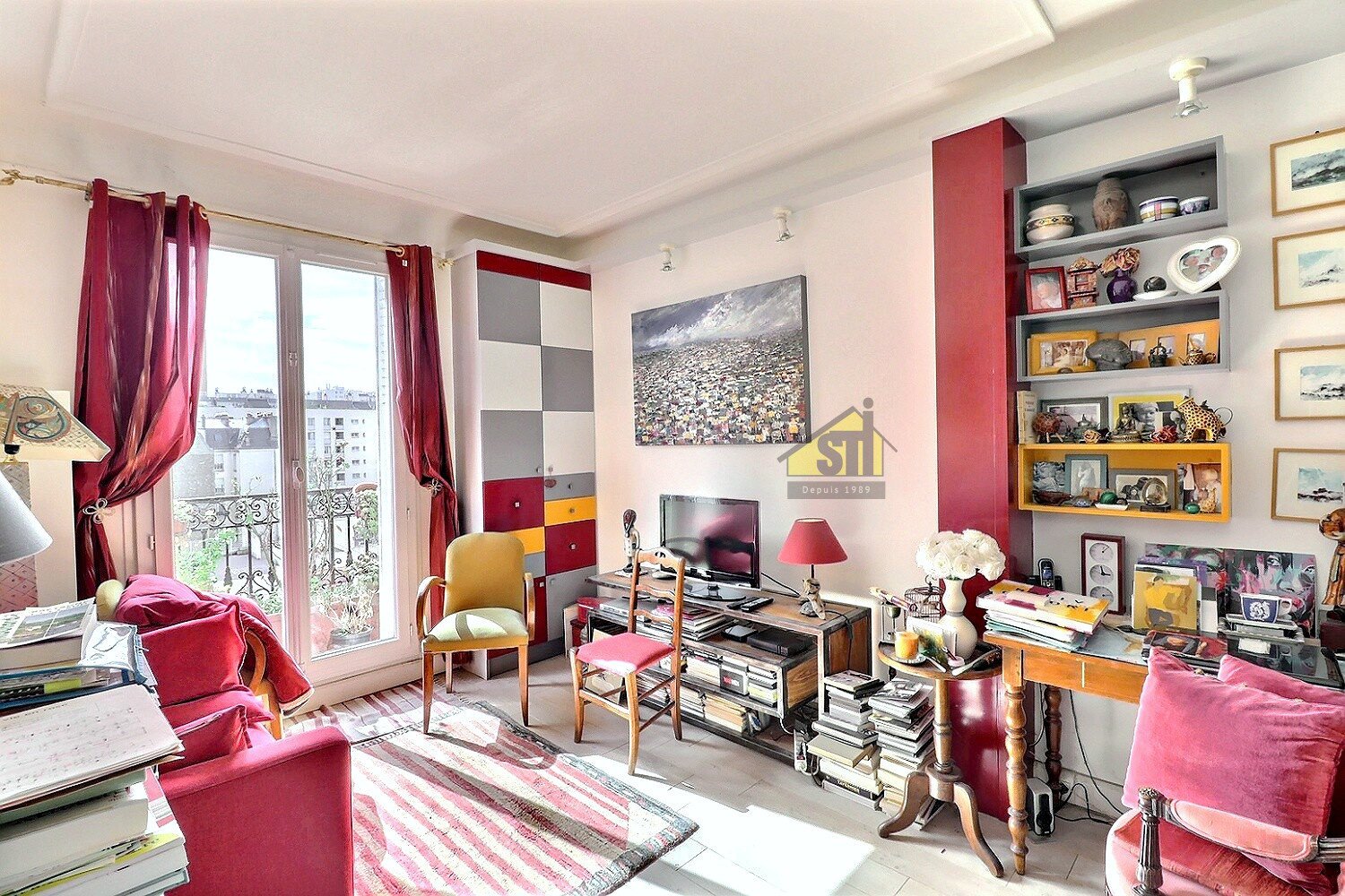 2 bedrooms Apartment in Paris, France No. 179408