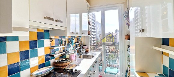 2 bedrooms Apartment in Paris, France No. 179408 4