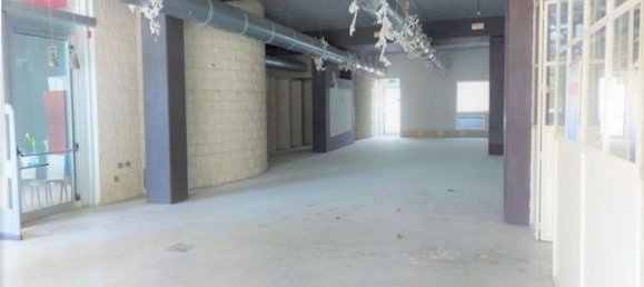  عقار تجاري في Montecosaro, Italy 625متر مربع رقم 372710 10