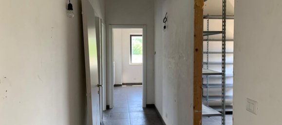 114m² Office in Miranda, Italy No. 104417 3