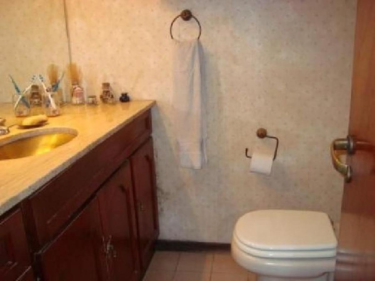 Дом с 3 спальнями в Альмиранте Браун, Аргентина № 98927