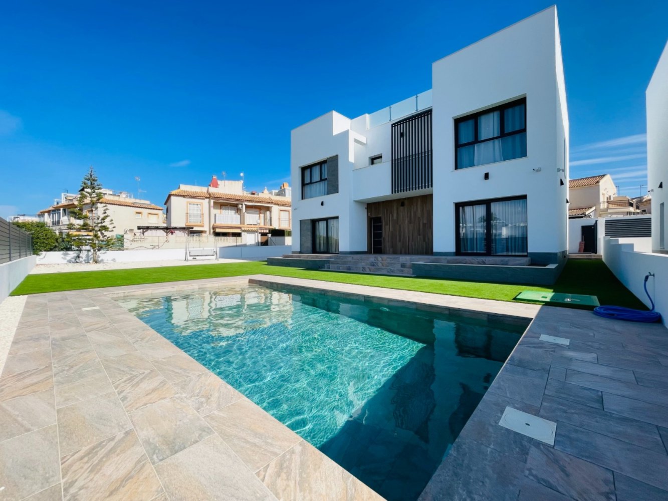 5 bedrooms Villa in Torrevieja, Spain No. 294306