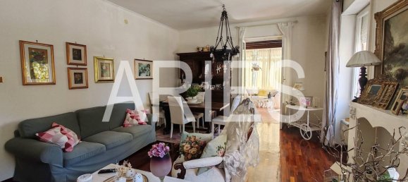 4 bedrooms Apartment in Rome, Italy No. 365015 2
