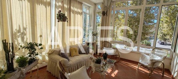 4 bedrooms Apartment in Rome, Italy No. 365015 9