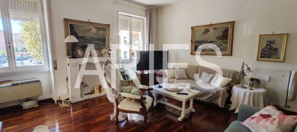4 bedrooms Apartment in Rome, Italy No. 365015 4