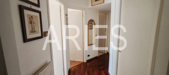 4 bedrooms Apartment in Rome, Italy No. 365015 17