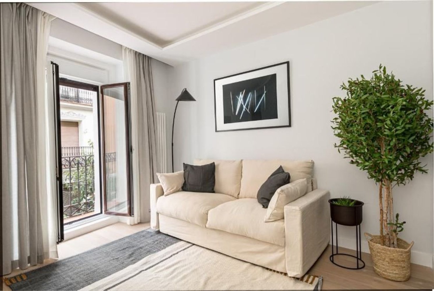 3 bedrooms Apartment in Madrid, Spain No. 27712