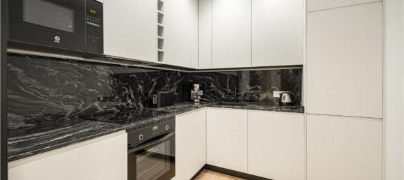 3 bedrooms Apartment in Madrid, Spain No. 27712 8