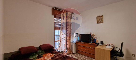 2-salle Appartement à Paullo, Italy No. 111869 12