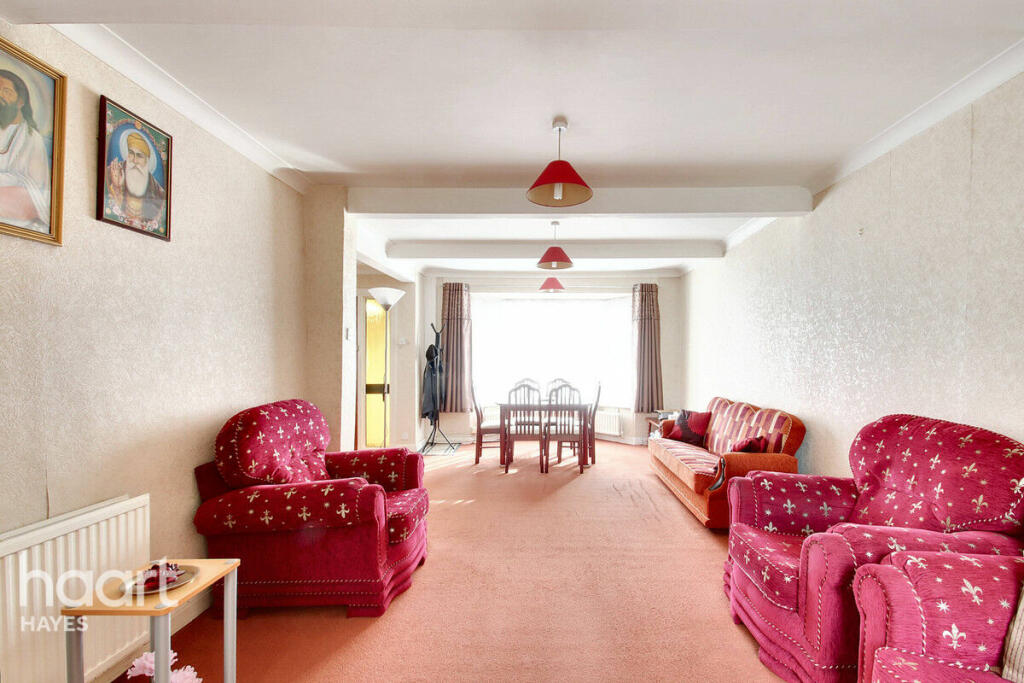 3 bedrooms House in Hayes, United Kingdom No. 5043