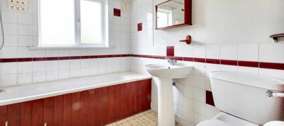 3 bedrooms House in Hayes, United Kingdom No. 5043 12