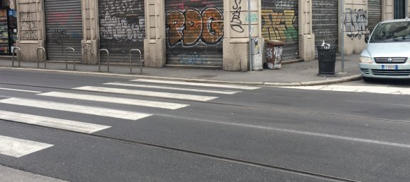 80m² Commercial property in Milan, Italy No. 247470 3