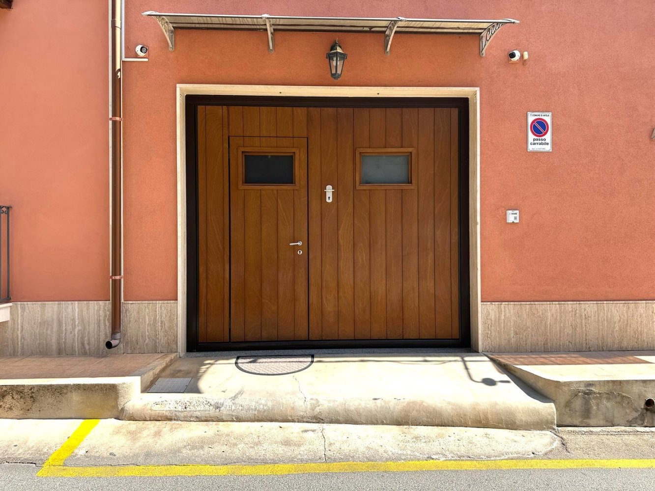 56m² Garage in Avola, Italy No. 354975