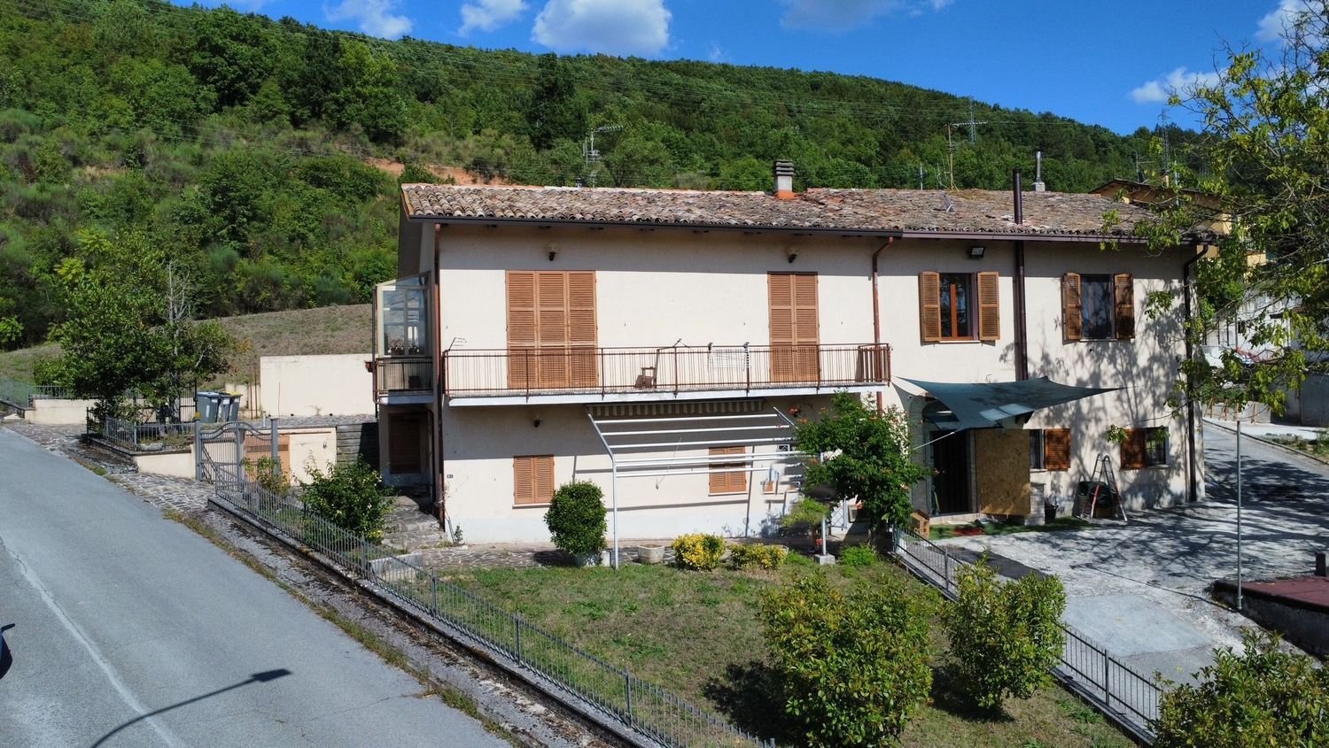 Вилла с 11 комнатами в Ночера Умбра, Италия № 280336