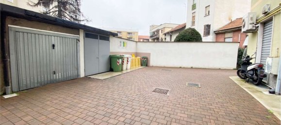 Коммерческая недвижимость 38м² в Колоньо Монцезе, Италия № 144468 9