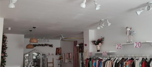 38m² Commercial property in Colindres, Spain No. 186274 6