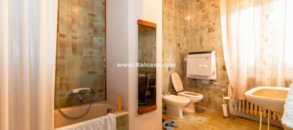 9-salle Villa à Gazoldo degli Ippoliti, Italy No. 142034 17