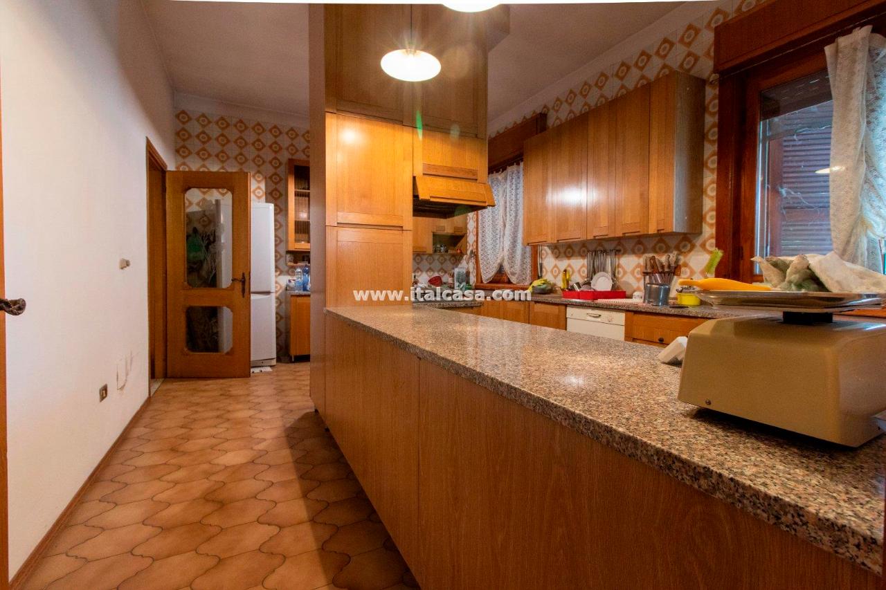 9-salle Villa à Gazoldo degli Ippoliti, Italy No. 142034