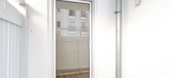 Studio in Bonn, Germany No. 321519 3