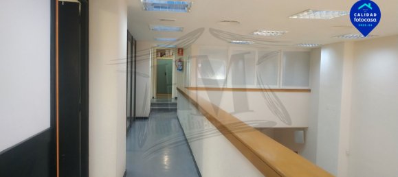 Imóvel comercial em Cuatro Caminos, Spain 211 m² N.º 171007 28