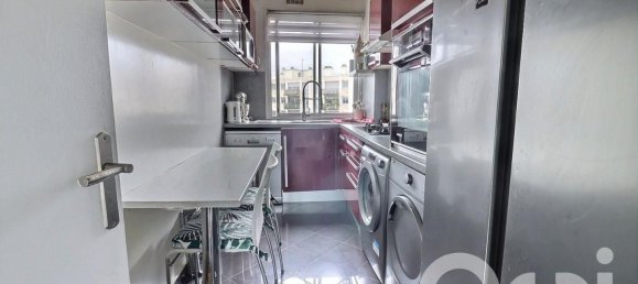 3 bedrooms Apartment in Paris, France No. 174039 5