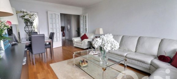 3 bedrooms Apartment in Paris, France No. 174039 9