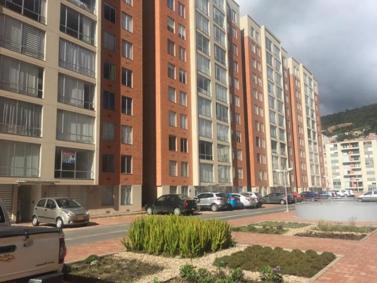 3 bedrooms House in Bogota, Colombia No. 10898