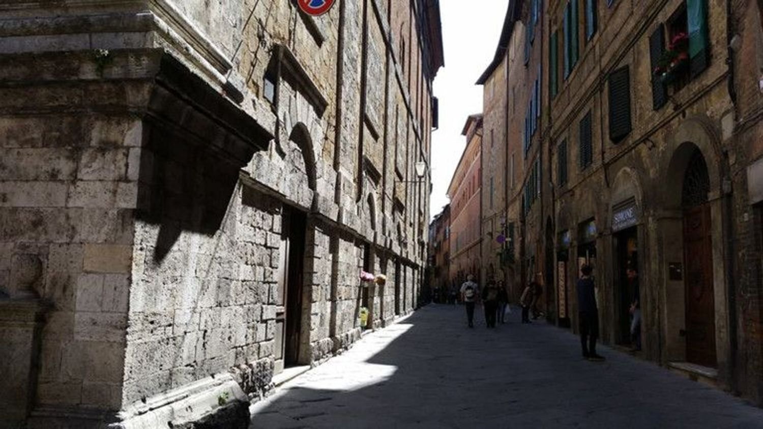 100m² Commercial property in Siena, Italy No. 254270