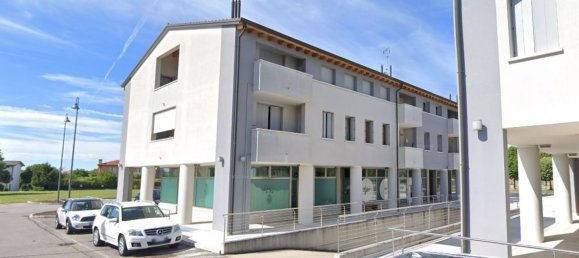 4 rooms Apartment in Volpago del Montello, Italy No. 258761 5