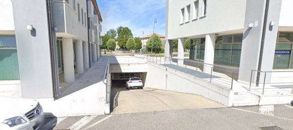 4 rooms Apartment in Volpago del Montello, Italy No. 258761 6