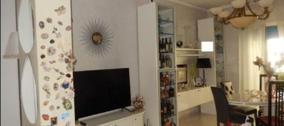 4 Schlafzimmer Wohnung in Casoria, Italy, Nr. 376487 5