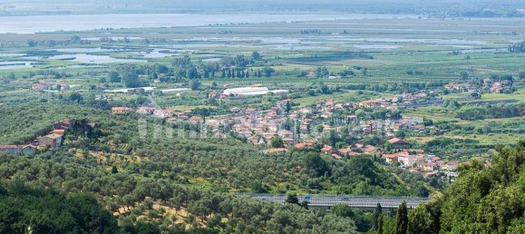 4 bedrooms House in Massarosa, Italy No. 130961 6