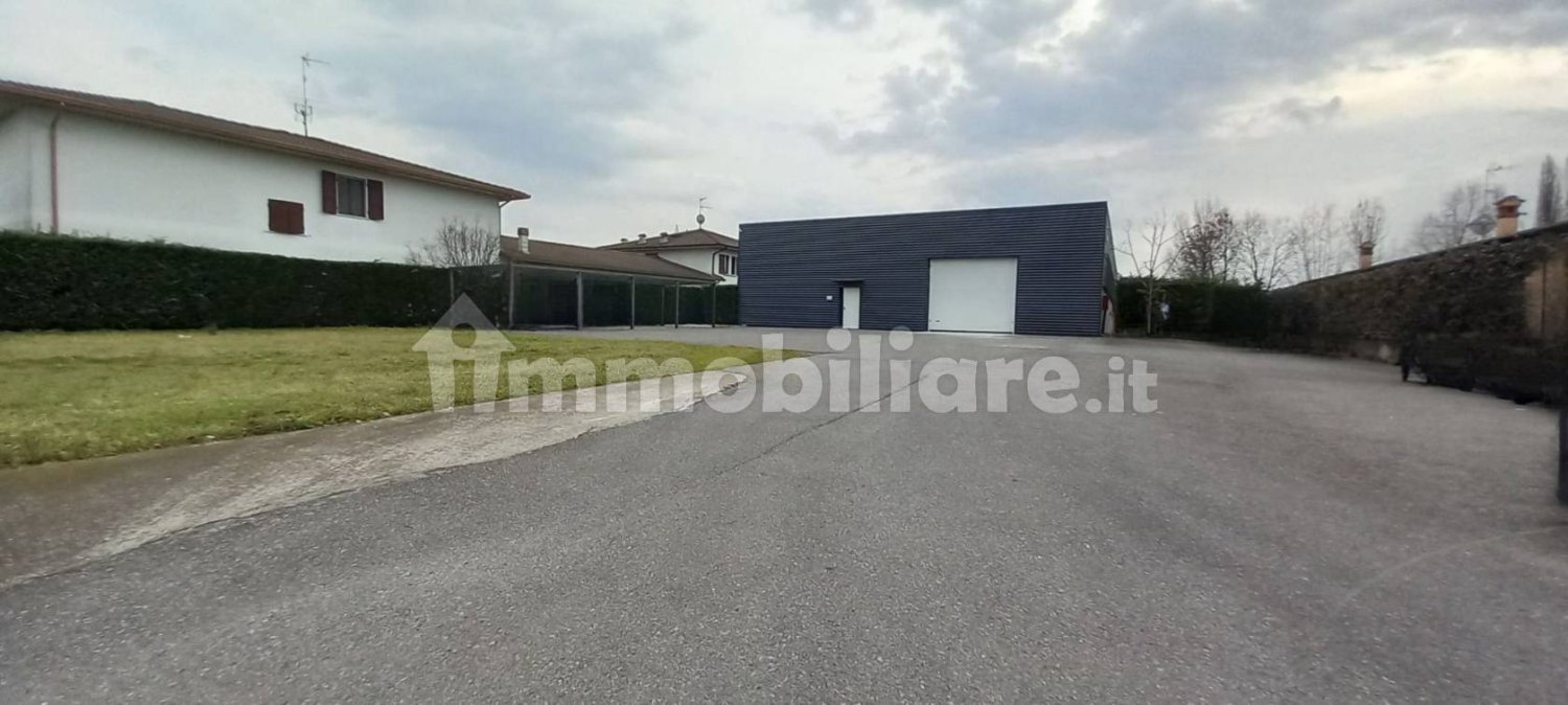 829m² Warehouse in San Paolo, Italy No. 84871