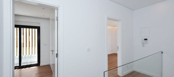 3 bedrooms House in Oeiras, Portugal No. 130505 3