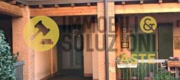 4 bedrooms Apartment in Bergamo, Italy No. 373185 2