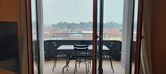 4 bedrooms Apartment in Crema, Italy No. 373777 9