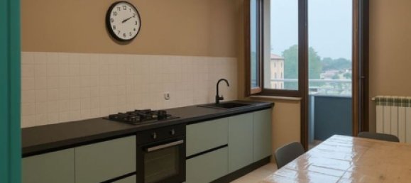 4 bedrooms Apartment in Crema, Italy No. 373777 10